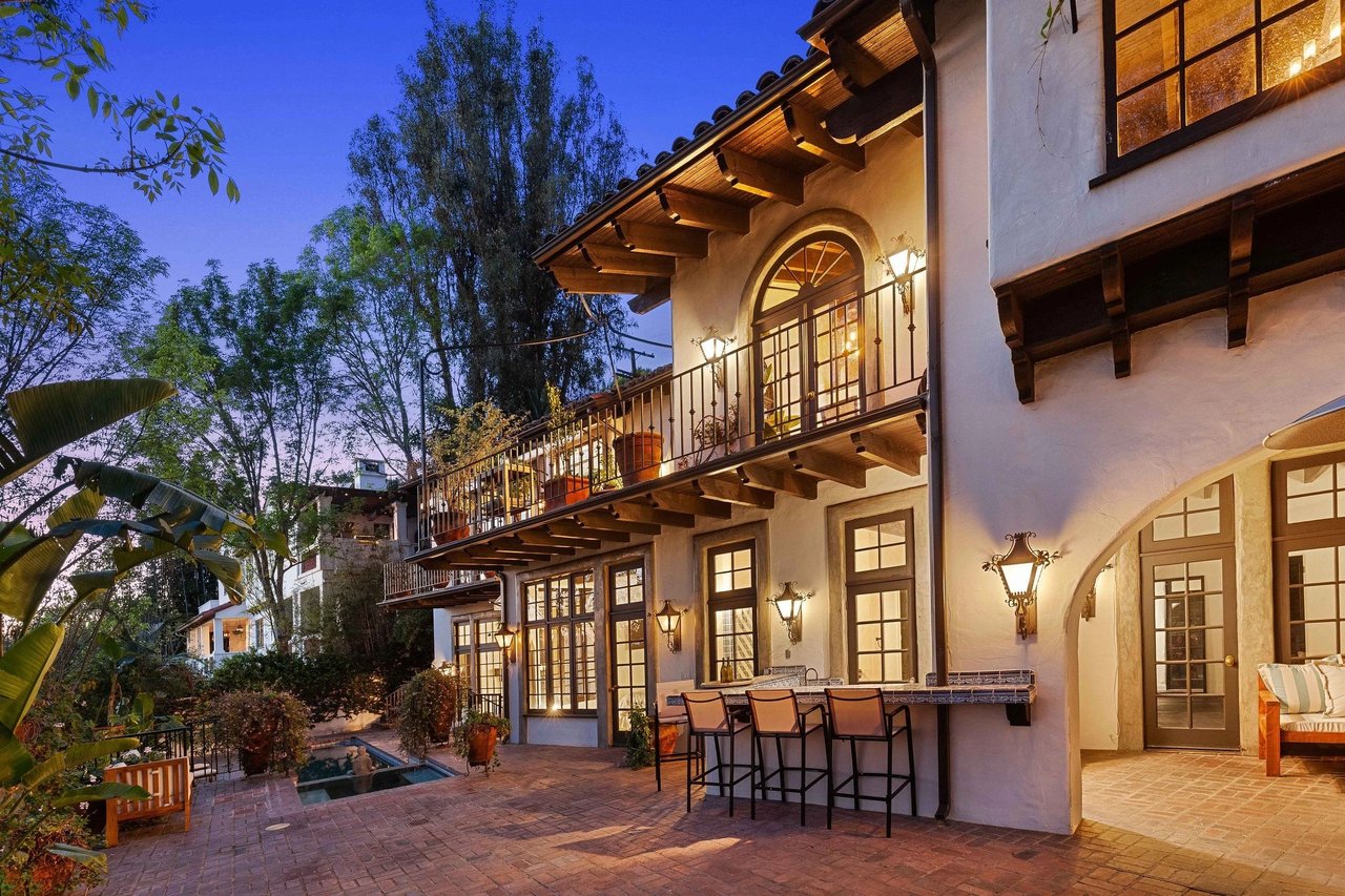 2729 Nichols Canyon Rd