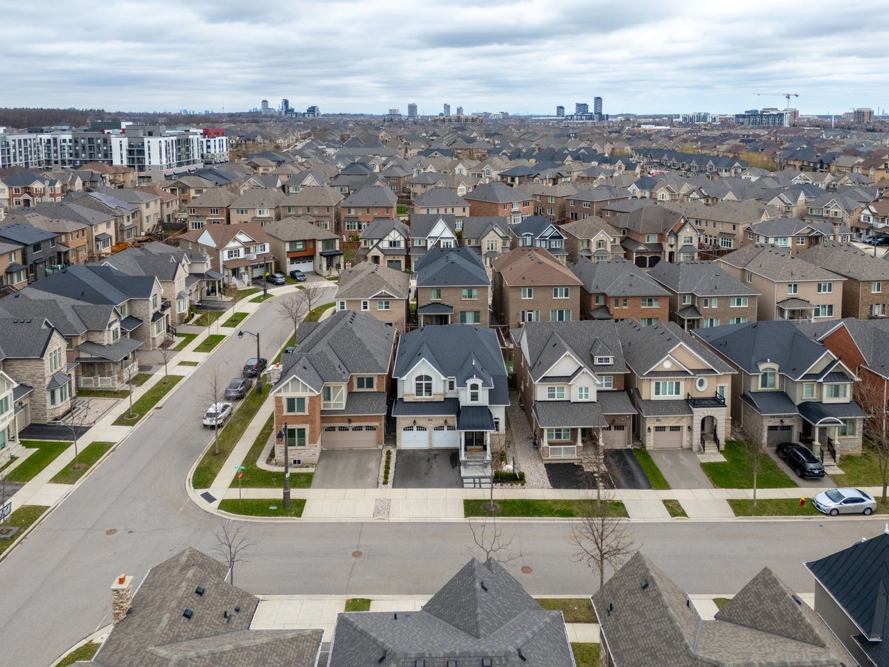 3205 Violet Gardens, Oakville