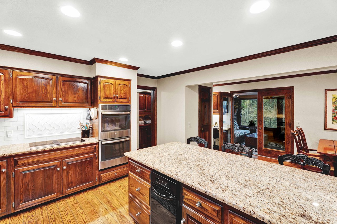 1100 Bretton Lane, Bloomfield Hills