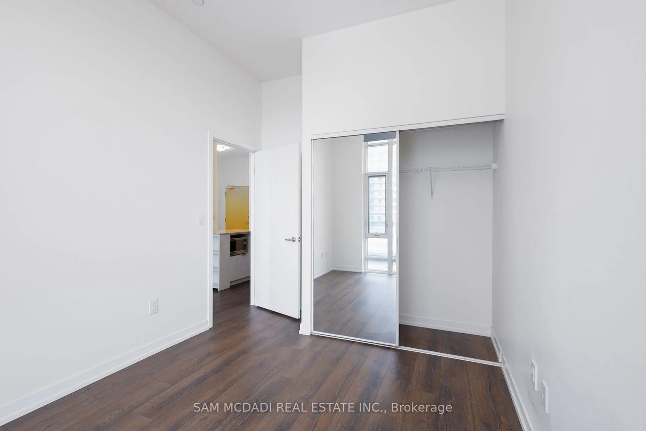2520 Eglinton Ave W #410