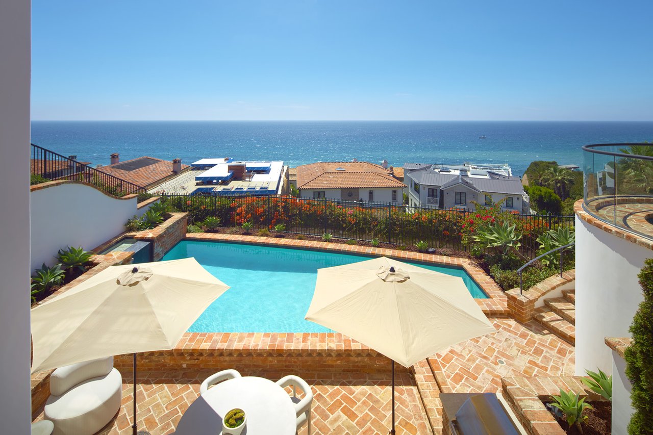 49 Beach View Avenue