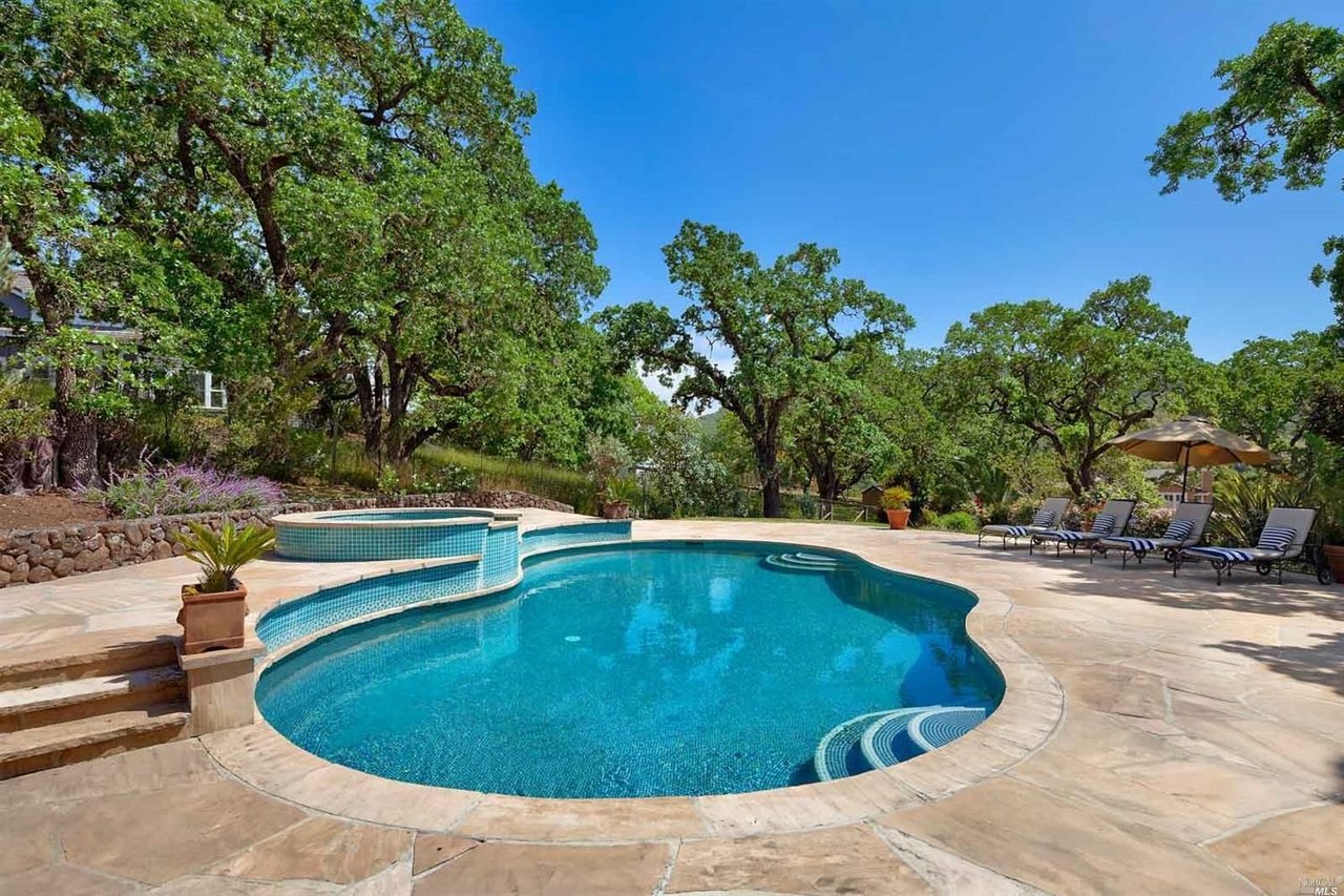 120 Oak Shade Ln