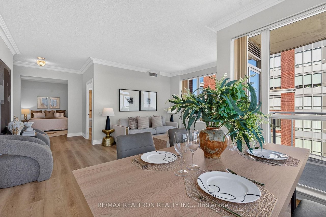 NORTH YORK LUXURY 