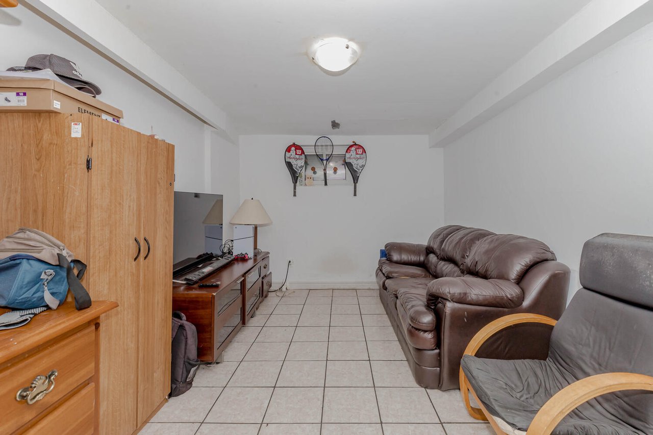 11 Glenmore Crescent