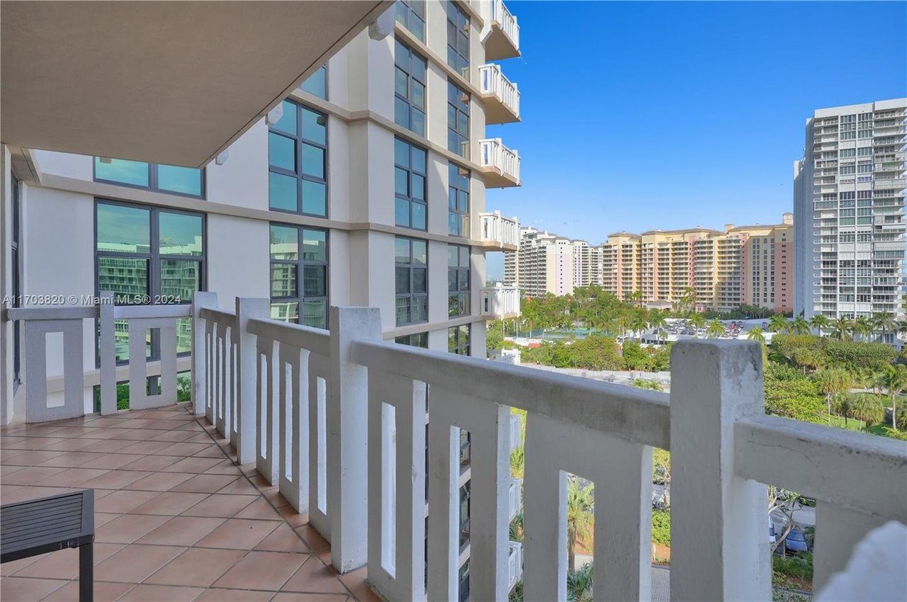 1121 Crandon Blvd, #E803