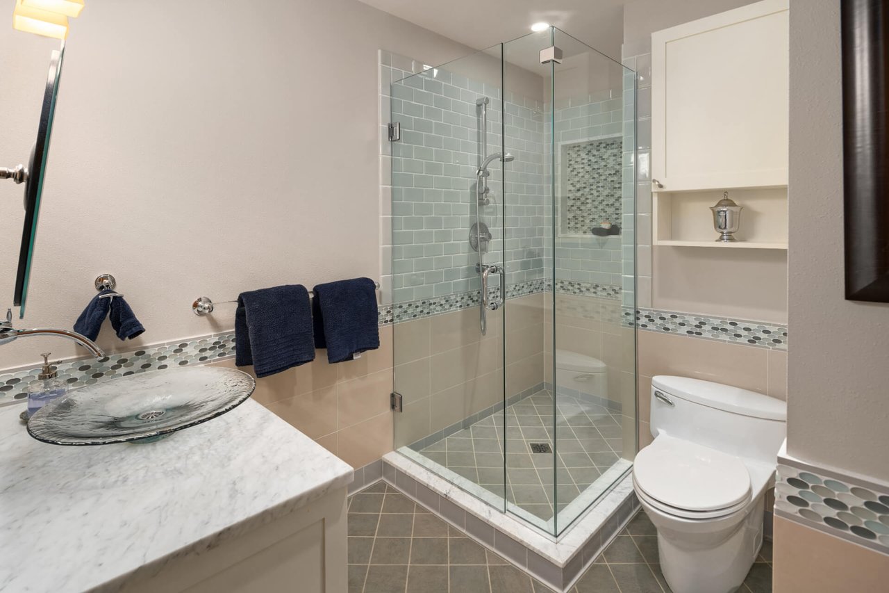 4105 SW Holly Street