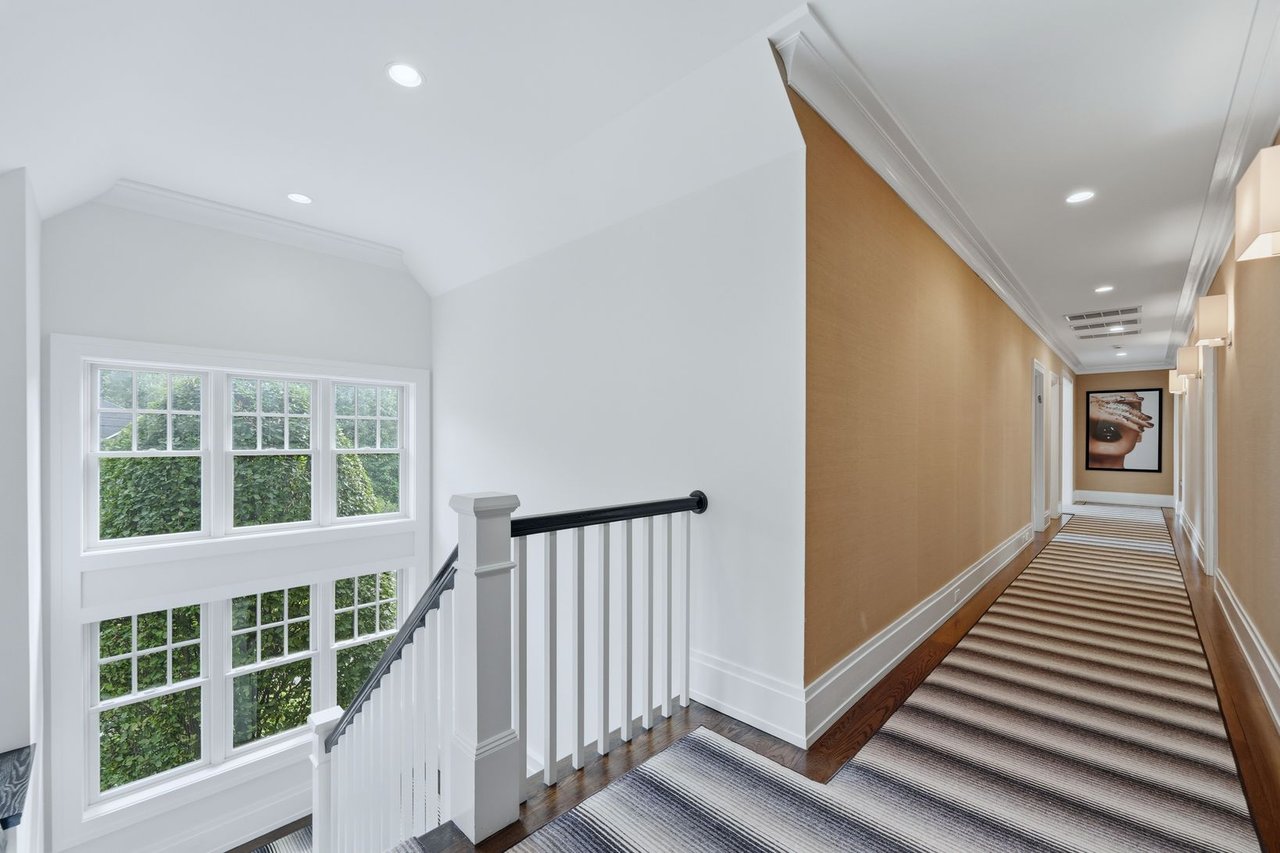 221 Churchill Rd