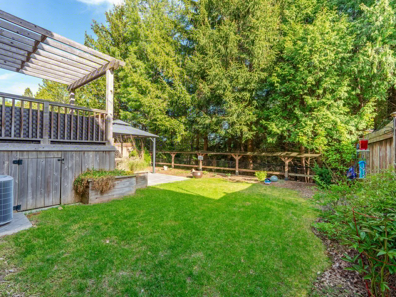 43 Summitcrest Drive