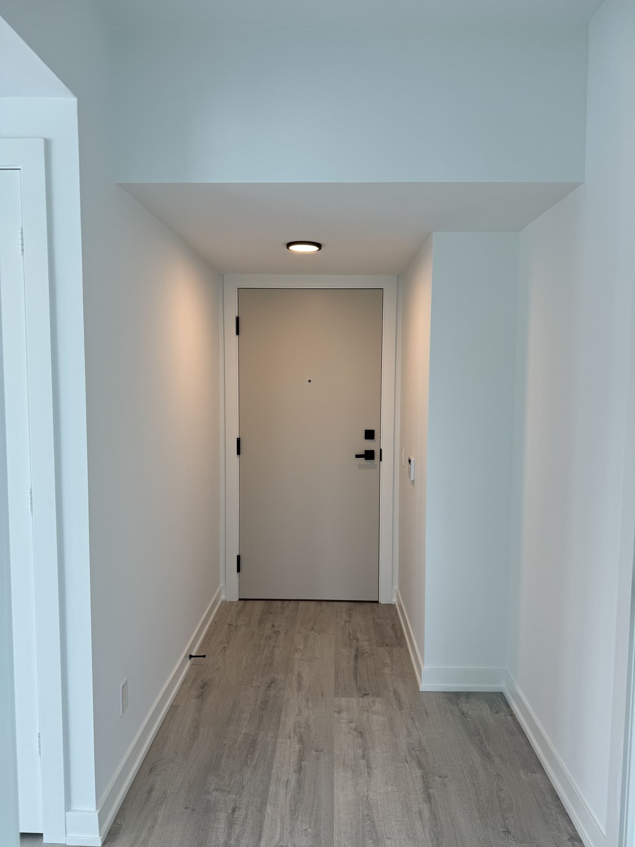 327 King Street W Unit: 3707