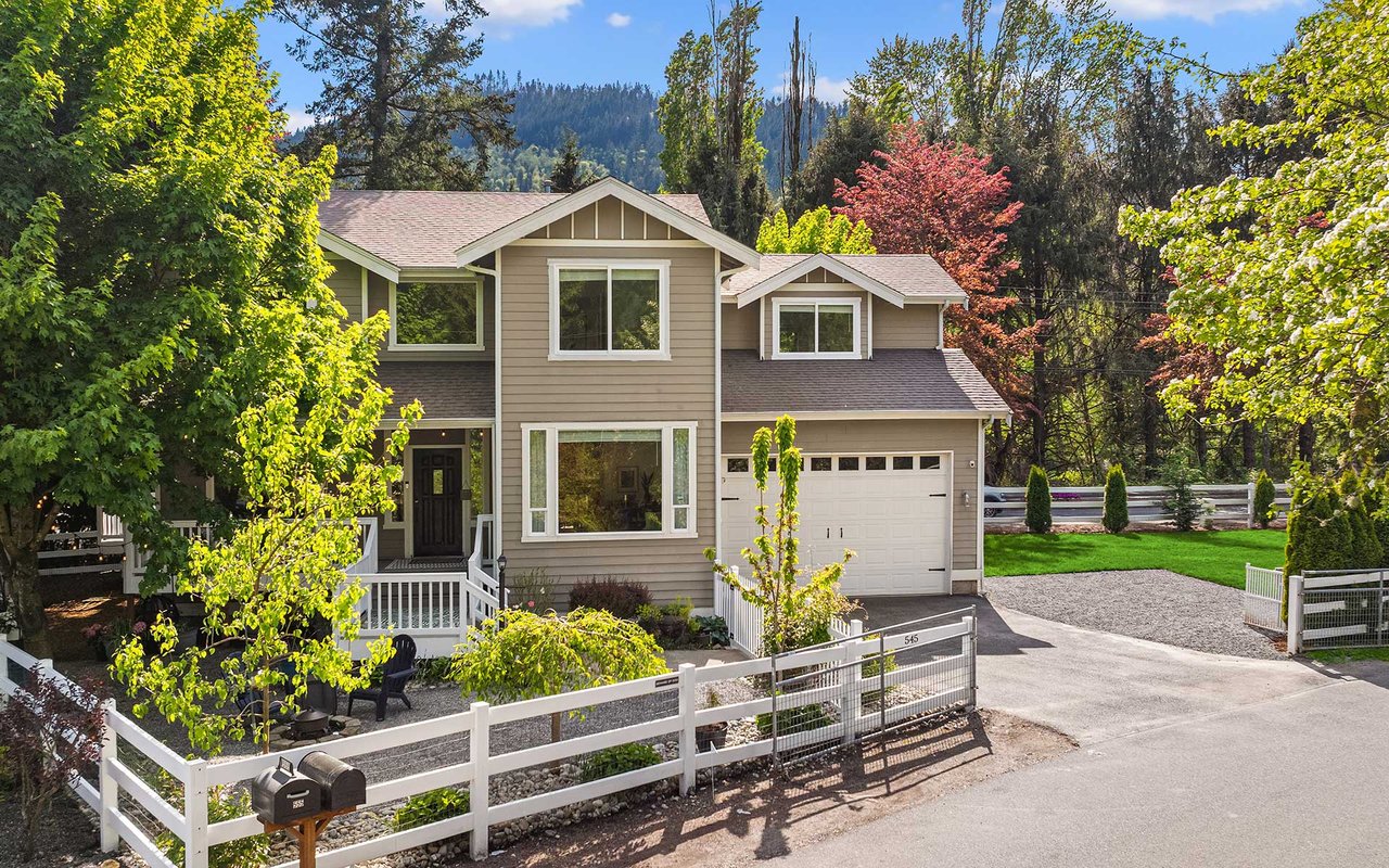 Your Home Sweet Home in a Beautiful Issaquah Setting