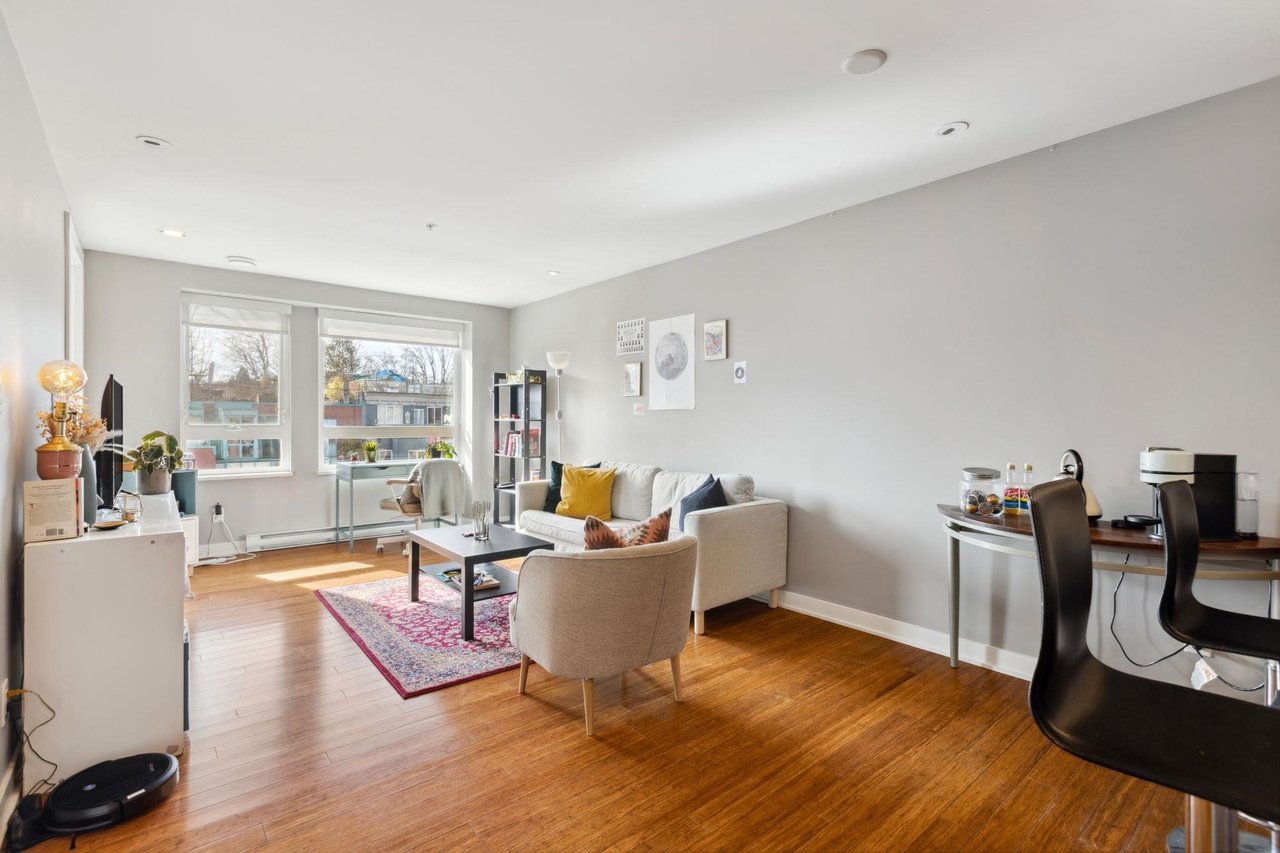 2481 Waterloo St, #403