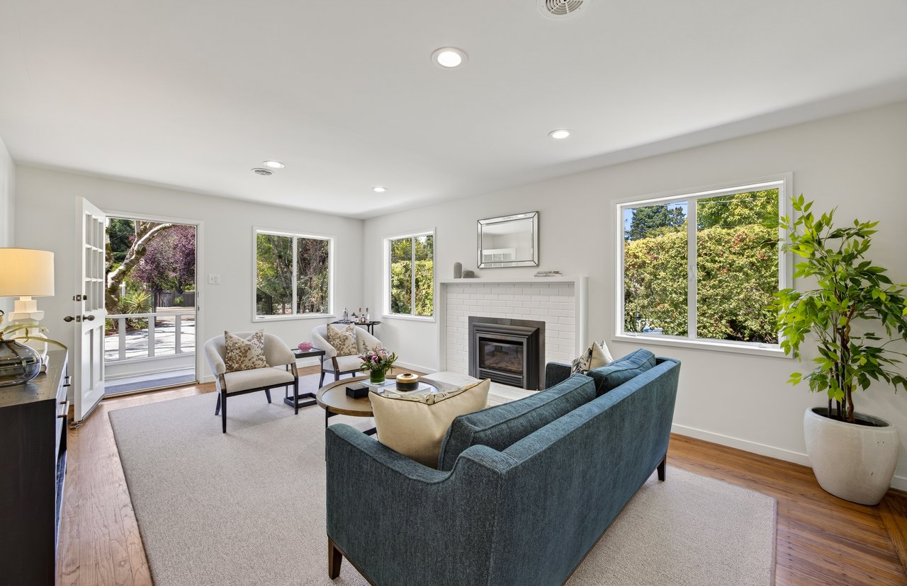 82 Shady Lane, Ross