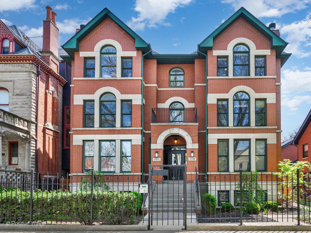 2119 W Evergreen Unit 3W