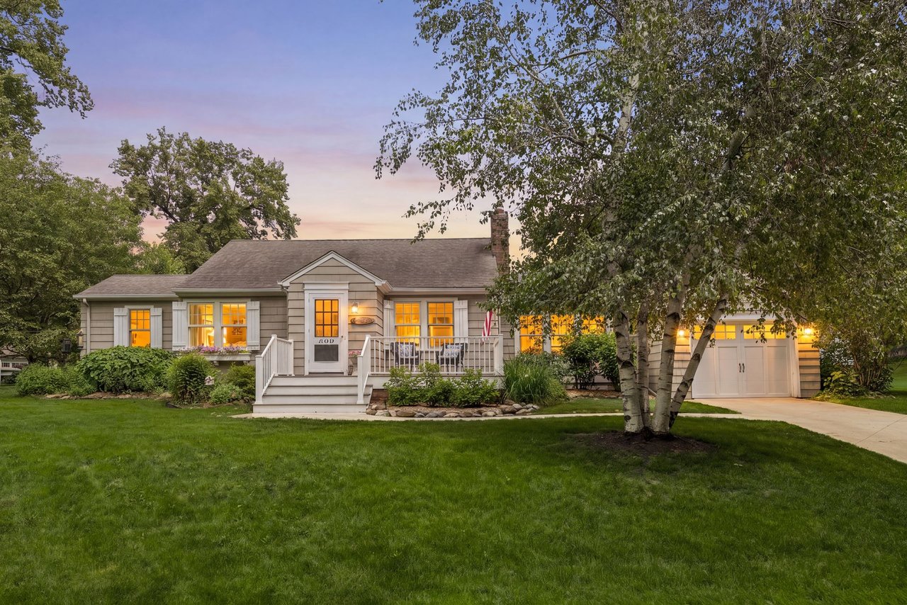 20600 Carson Road, Deephaven