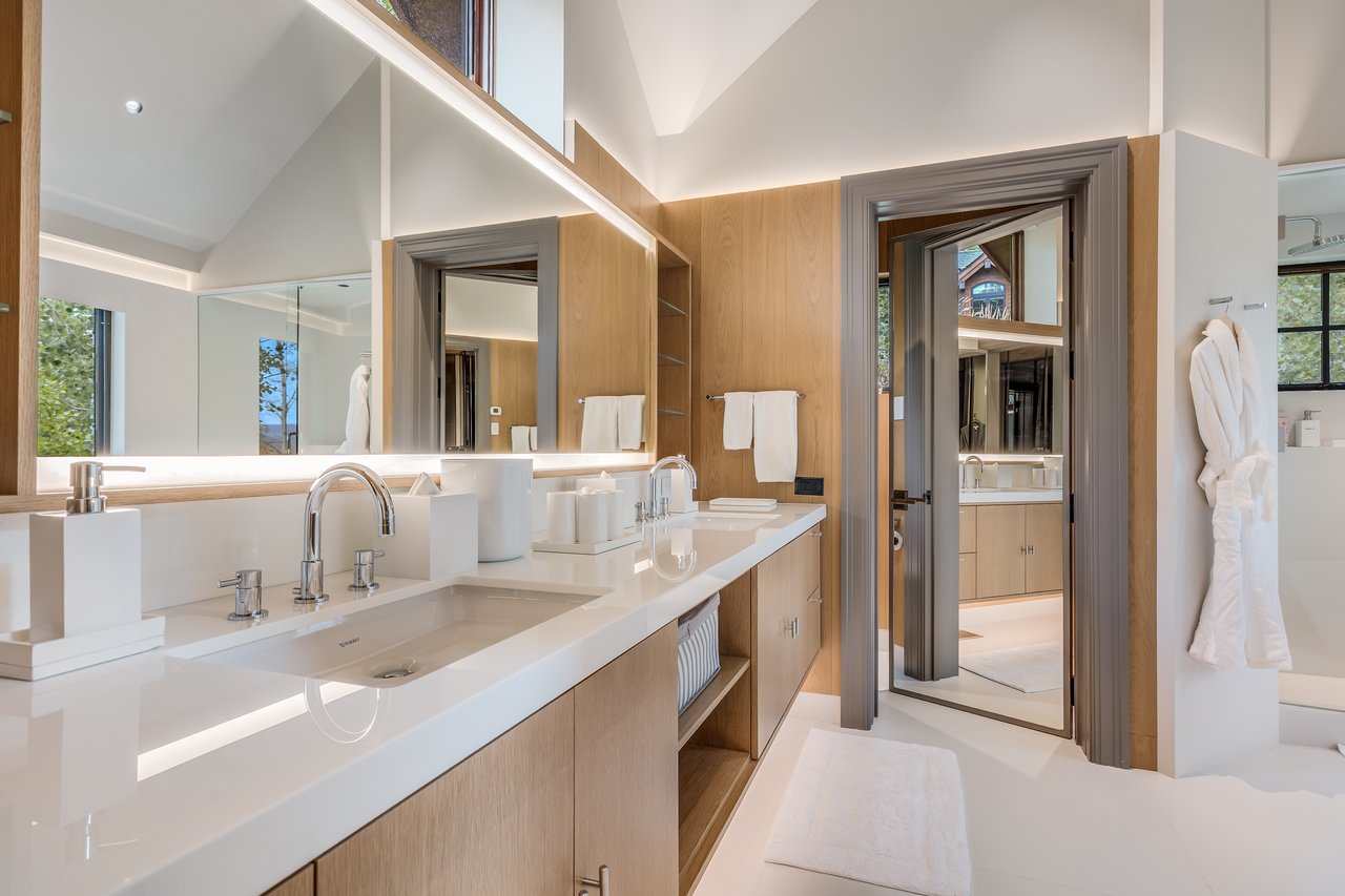 Edgewood Lane Masterpiece