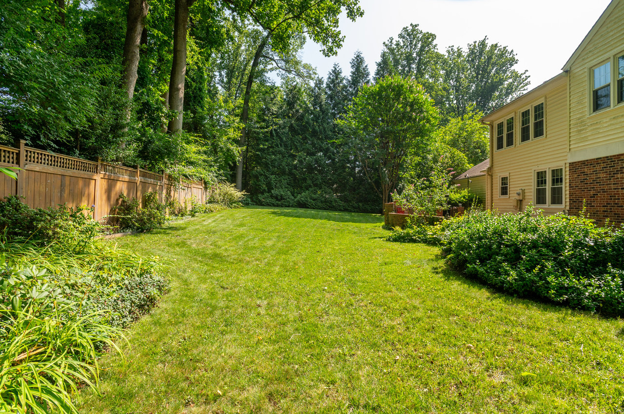 9606 Whitecedar Ct