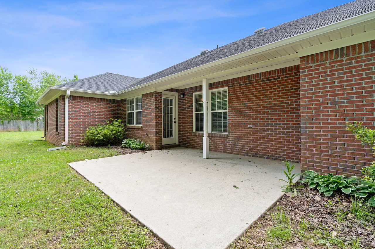 Brand New Listing In Harvest!!