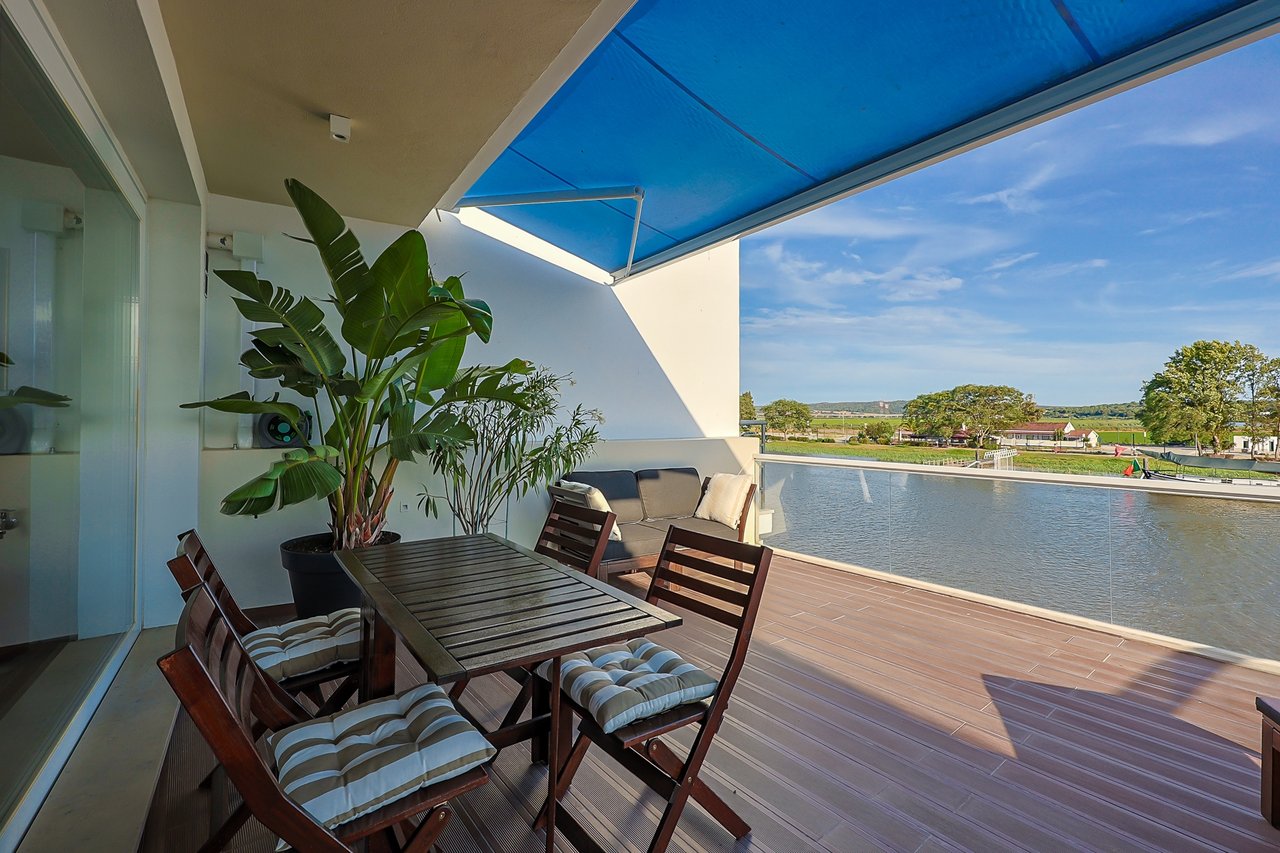 Elevated Riverside Living Minutes from Comporta