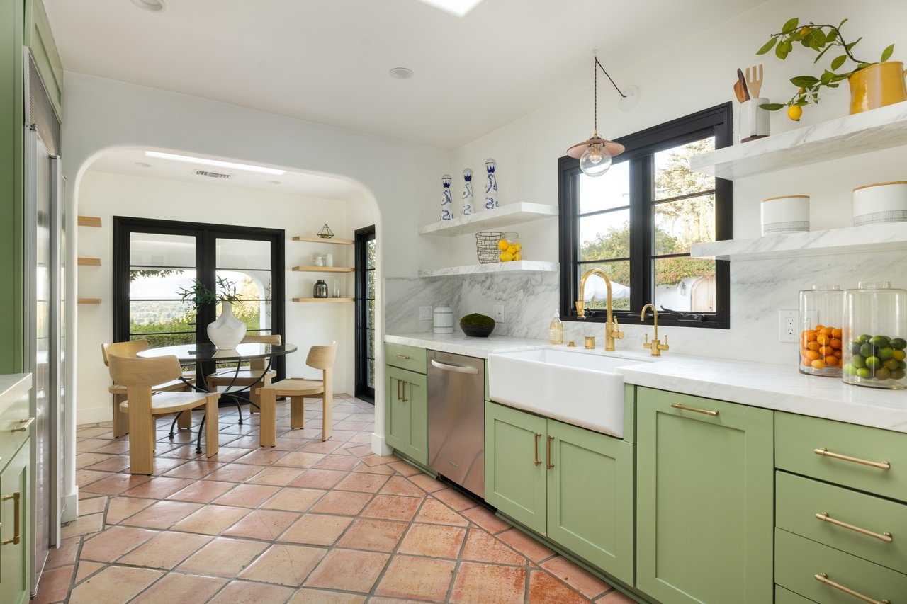 3646 Sunswept Dr, Studio City