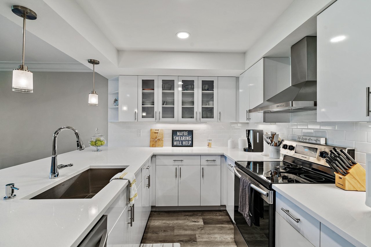 152 Old Meadow Wy