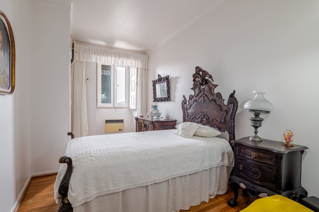 Rustic Four-Bedroom House with Private Land in Folhadela, Vila Real