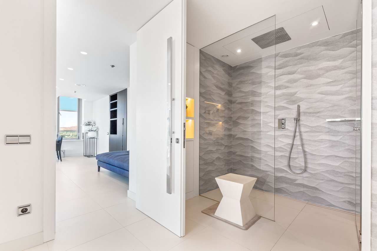 Luxury penthouse in Diagonal Mar, with views and pool 