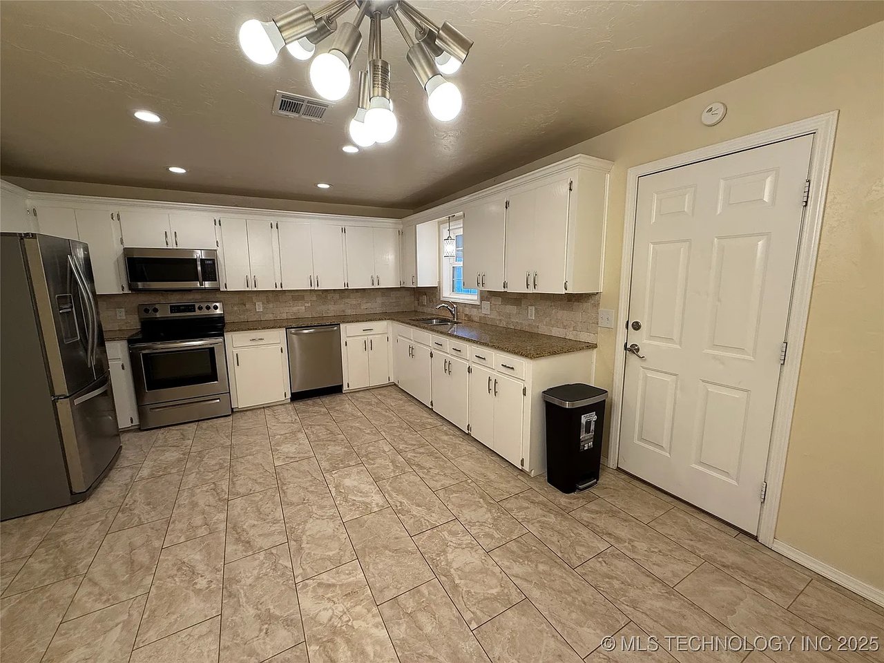 116 SW 5th St