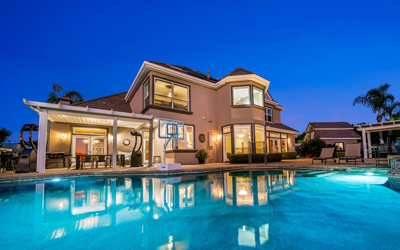 Akash Manor 🍇