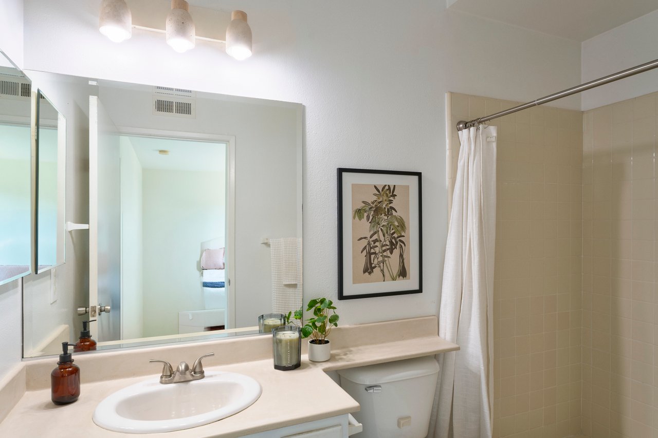 Rare Tri-Level Mar Vista Townhouse 