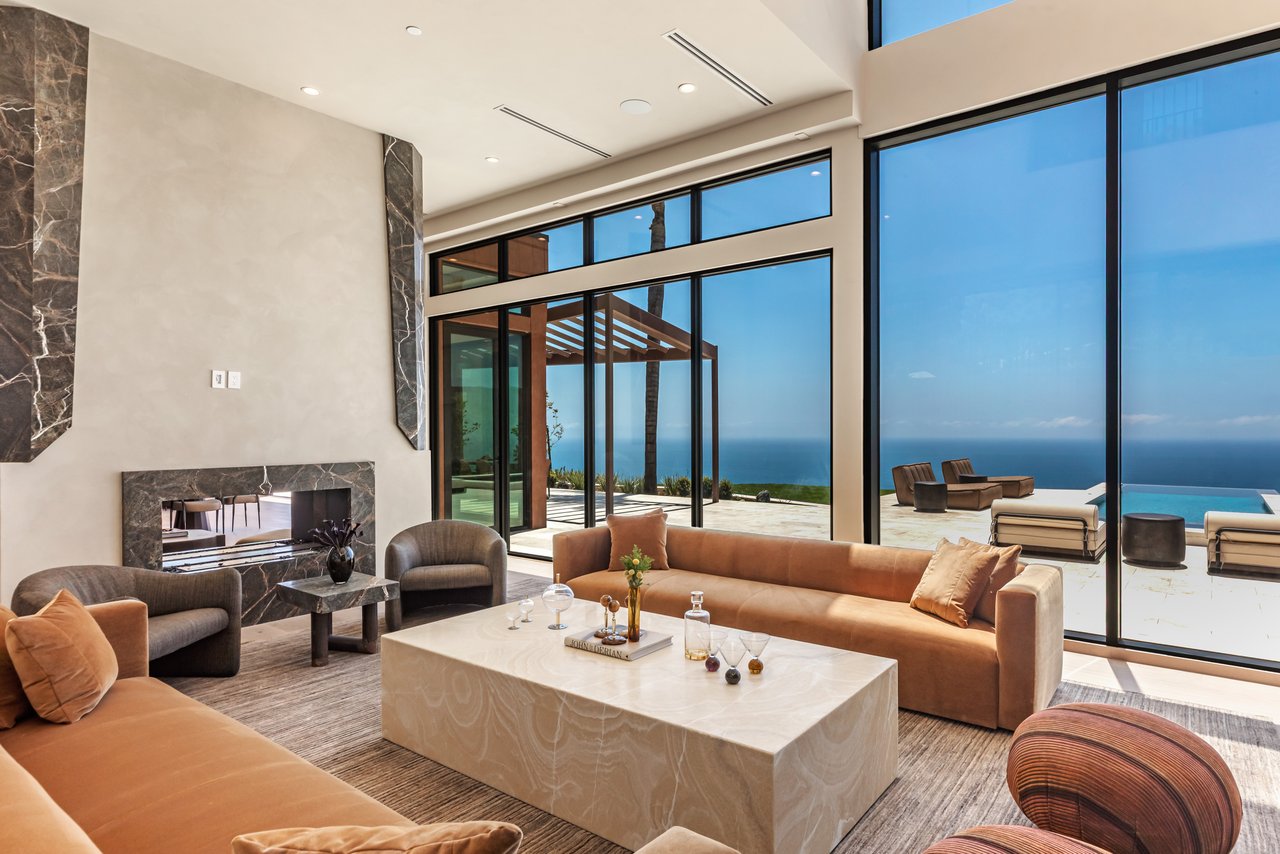 4346 Avenida De La Encinal