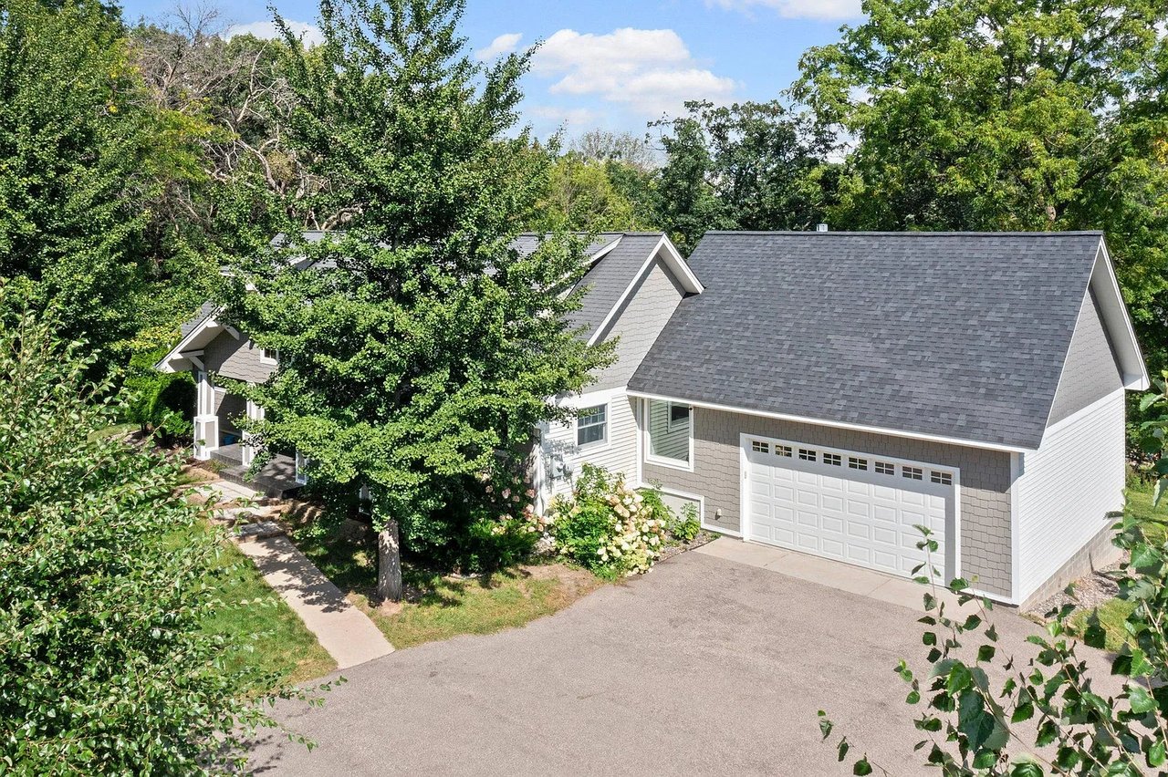 Updated Rambler in the Heart of Minnetonka