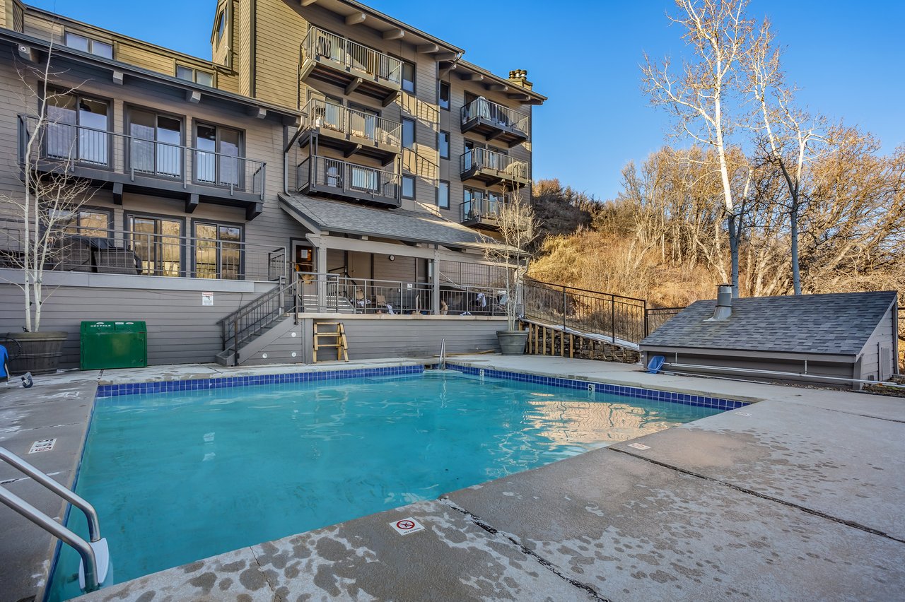 Modern Elegance Meets Mountain Comfort