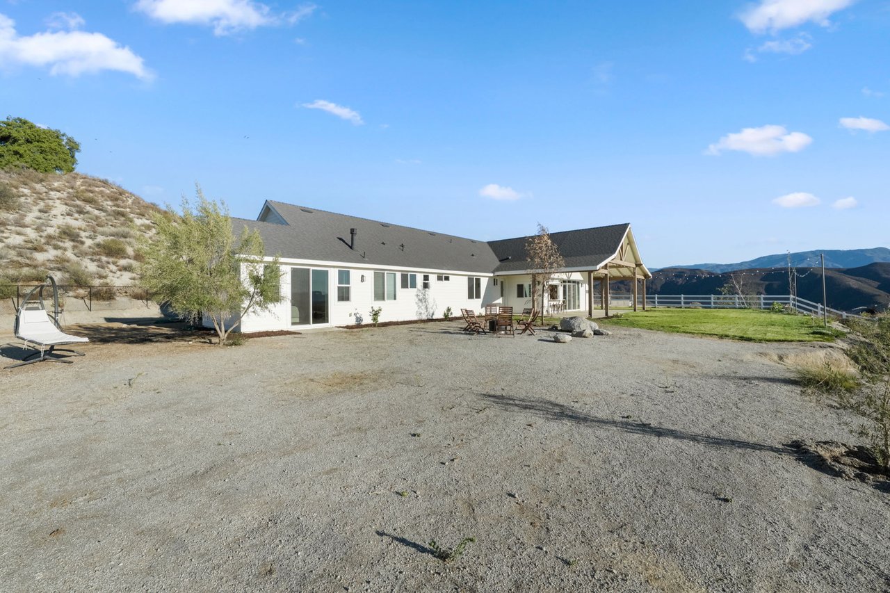 41950 Calle La Escondida