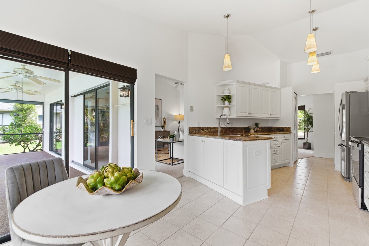 19184 Pine Run Ln - Three Oaks