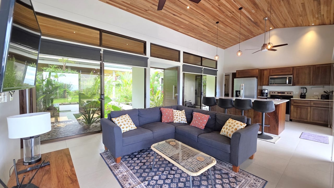 Tropical Turnkey Retreat in Gated Community