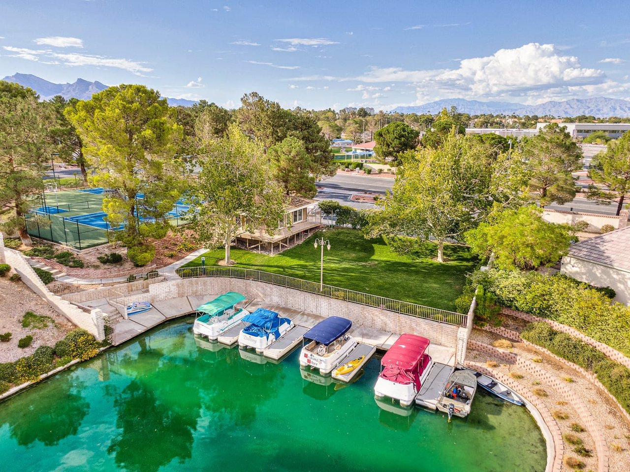 Lakes Estates