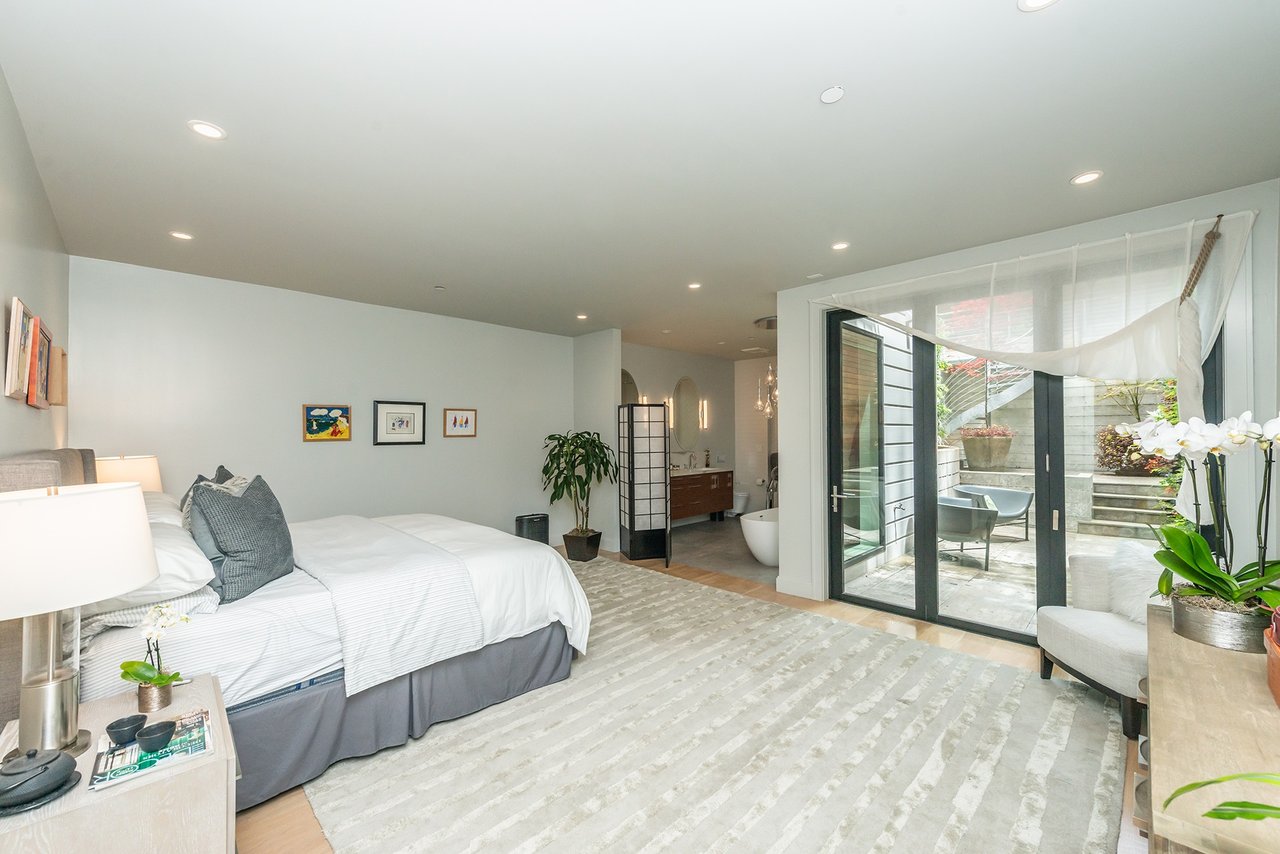 858 Ashbury