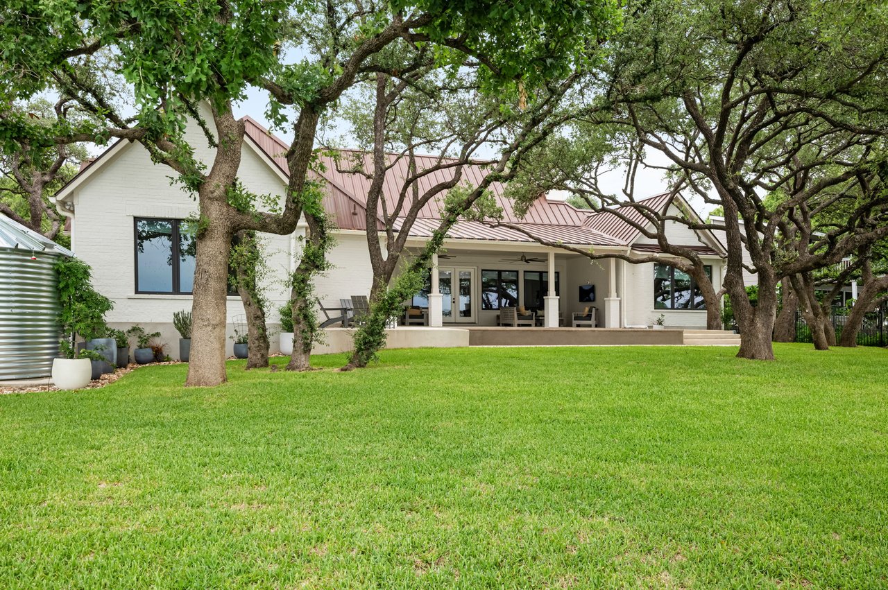 1131 N Shorewood Drive