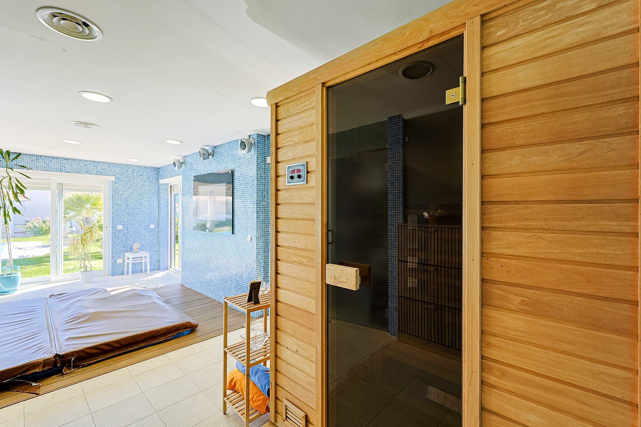 Exclusive 4,000 m² Estate in Azeitão with Tennis Court, Spa & Approved Development Project