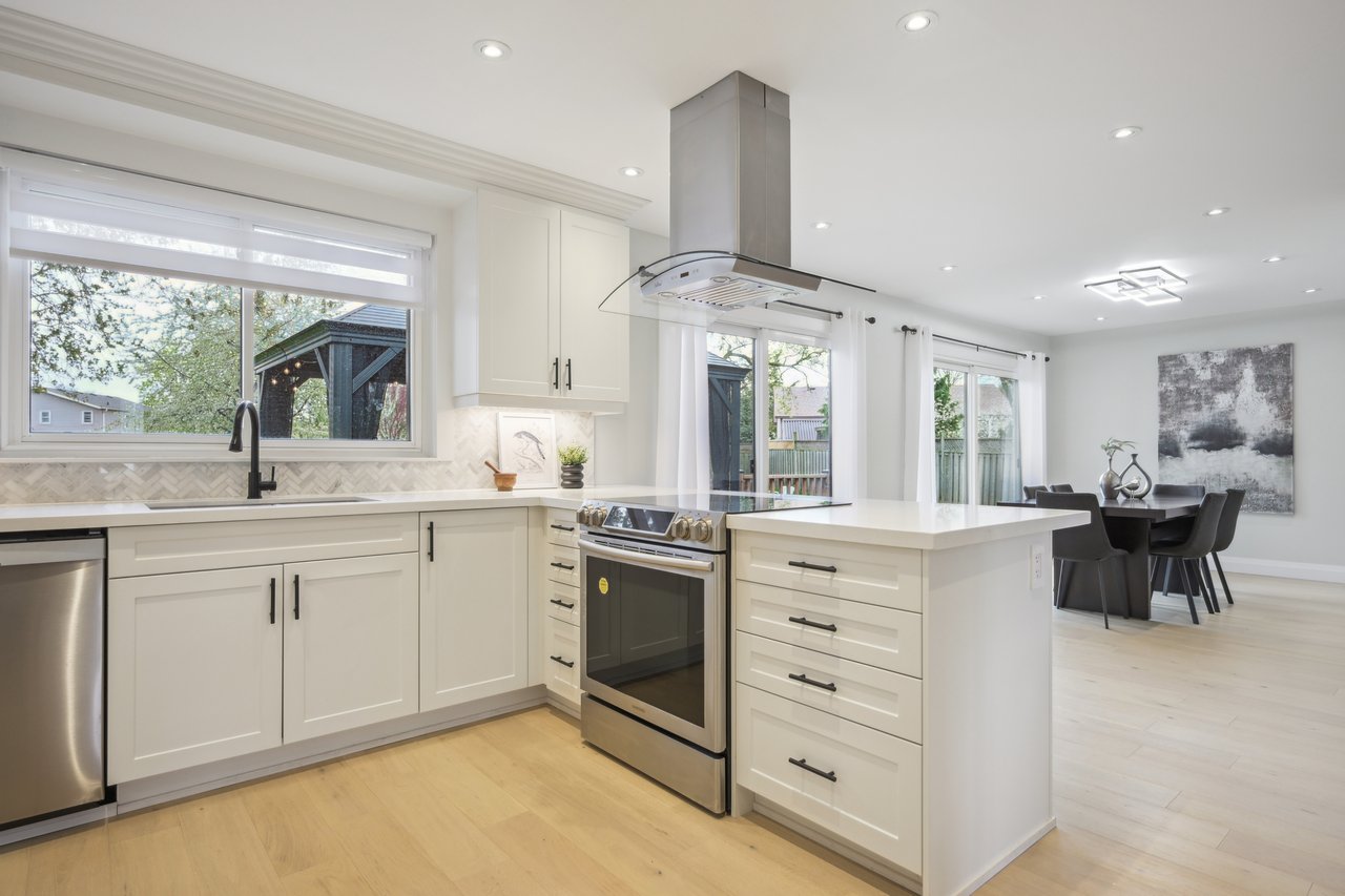 Completely Renovated Sidesplit on an Exclusive Cul-De Sac