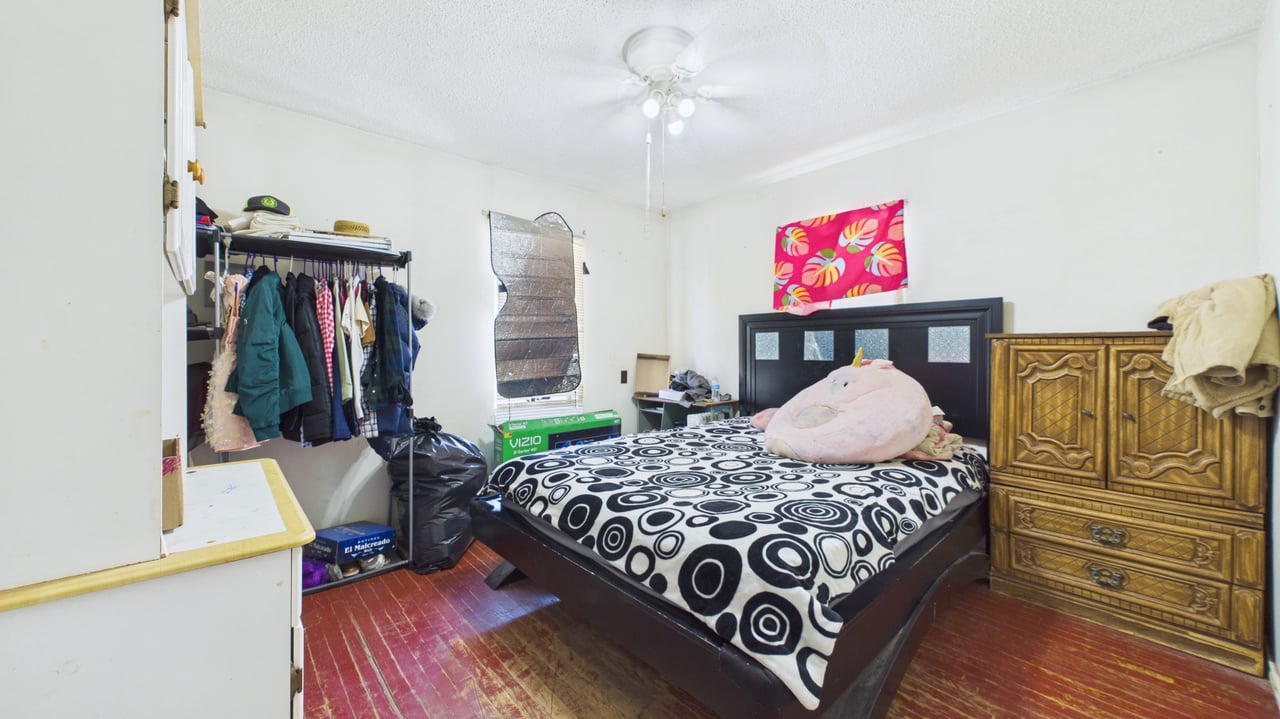 718 S Locust Ave
