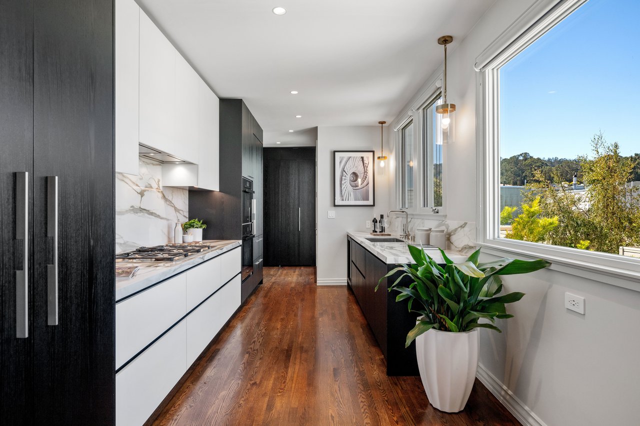 Stylishly Renovated & Palace-Adjacent