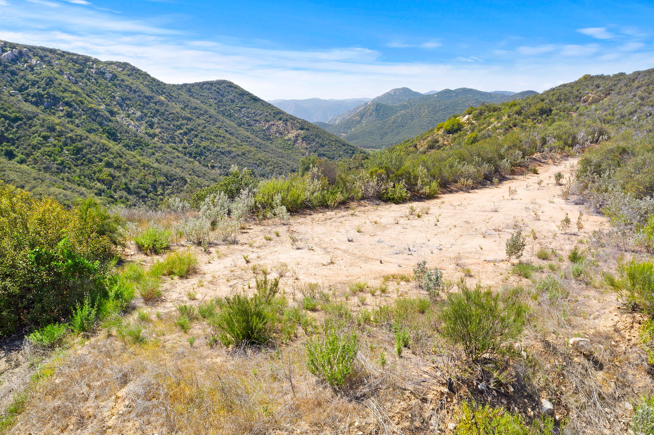 2 La Cresta Highlands Circle