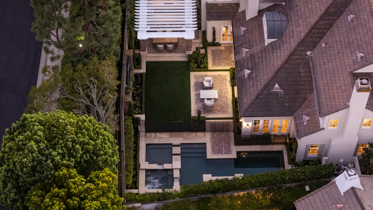 8 Gleneagles Drive
