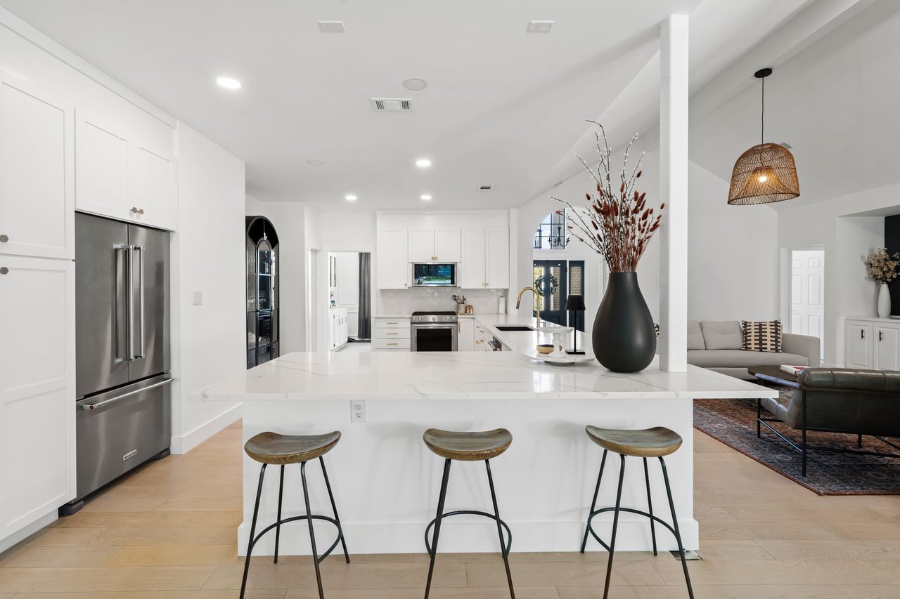 7302 Anaqua Dr