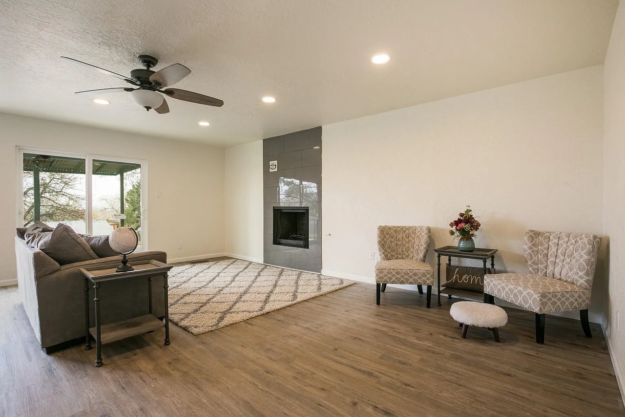 621 Monte Alto Dr NE