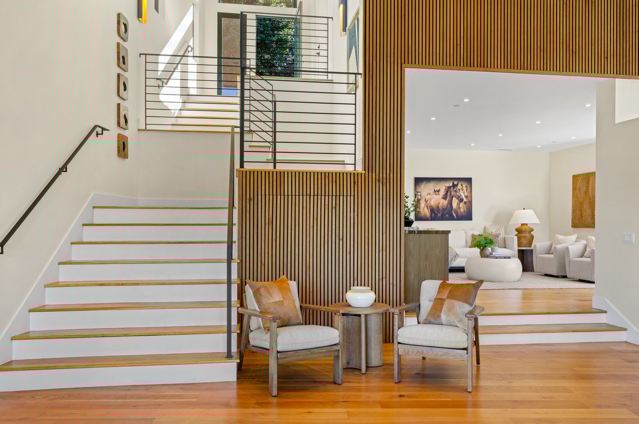 Contemporary Gem on Belvedere Island