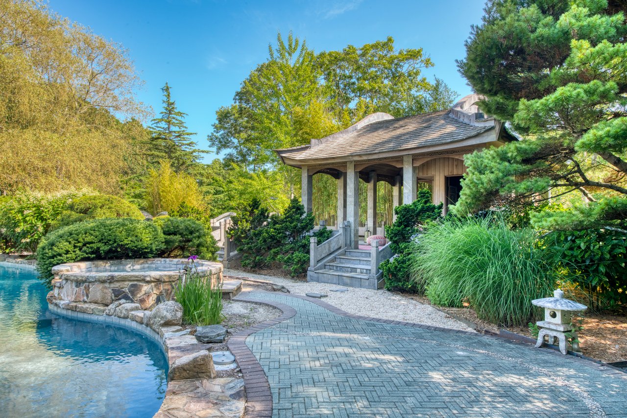 An Irreplaceable Garden Estate