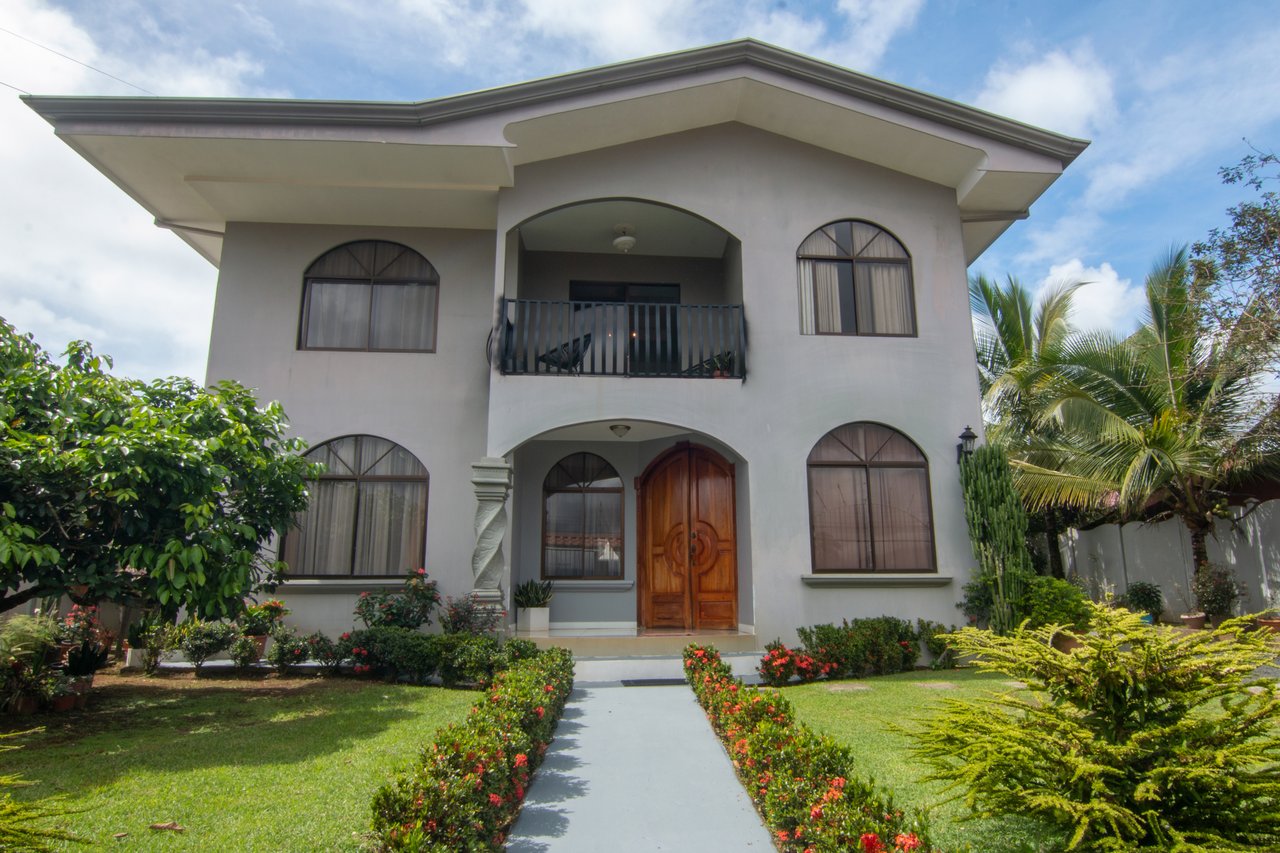 Two-Story Home with Mountain Views, Pizza Oven & 5 Beds | 3 Baths
