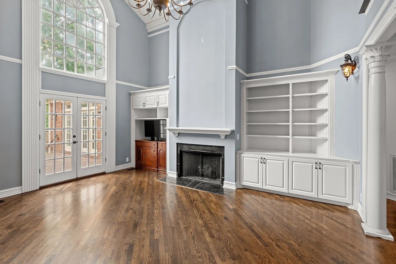 6 Abbeywood Ct